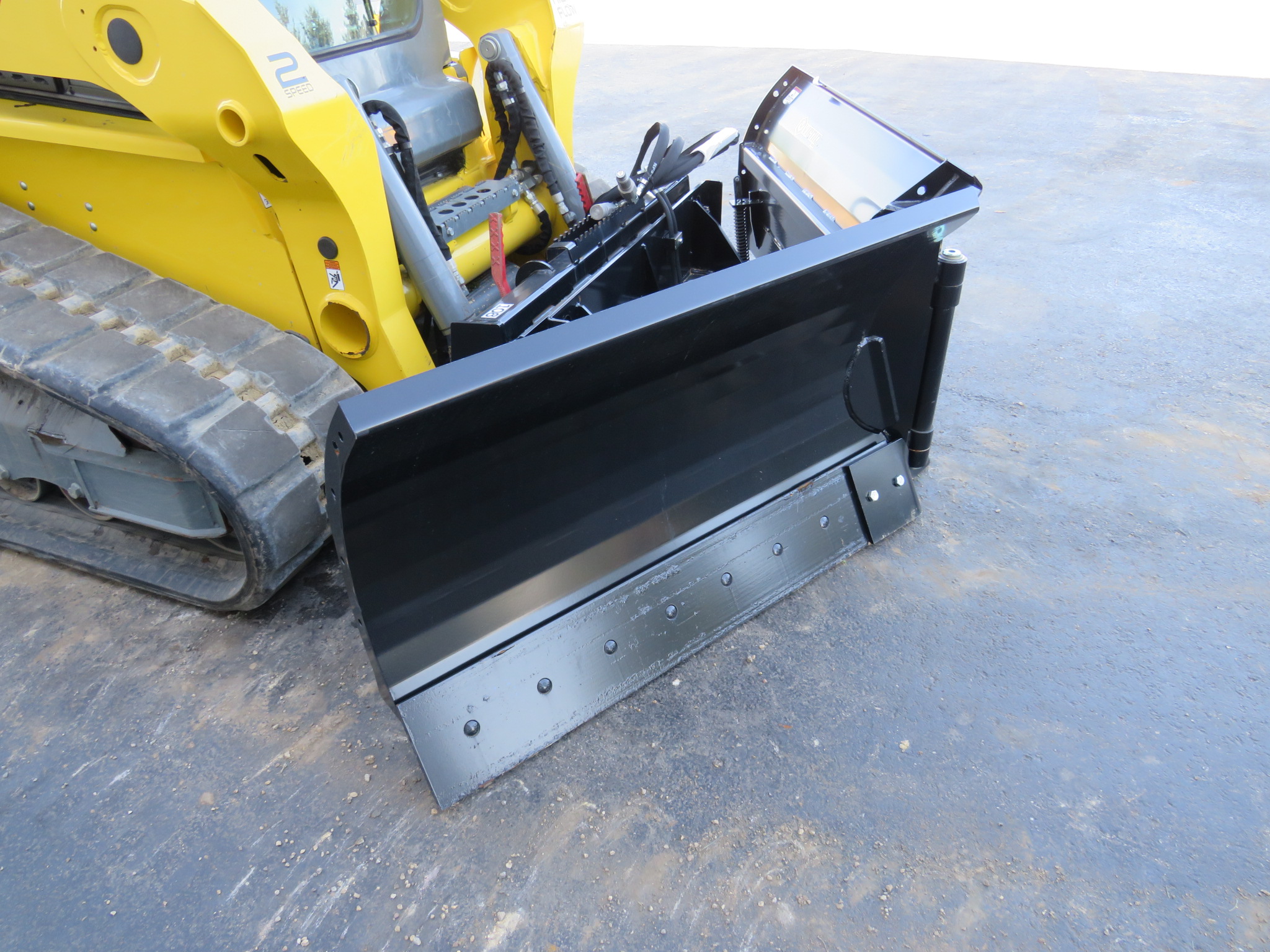 Snow M & D Truck and Equipment Sales