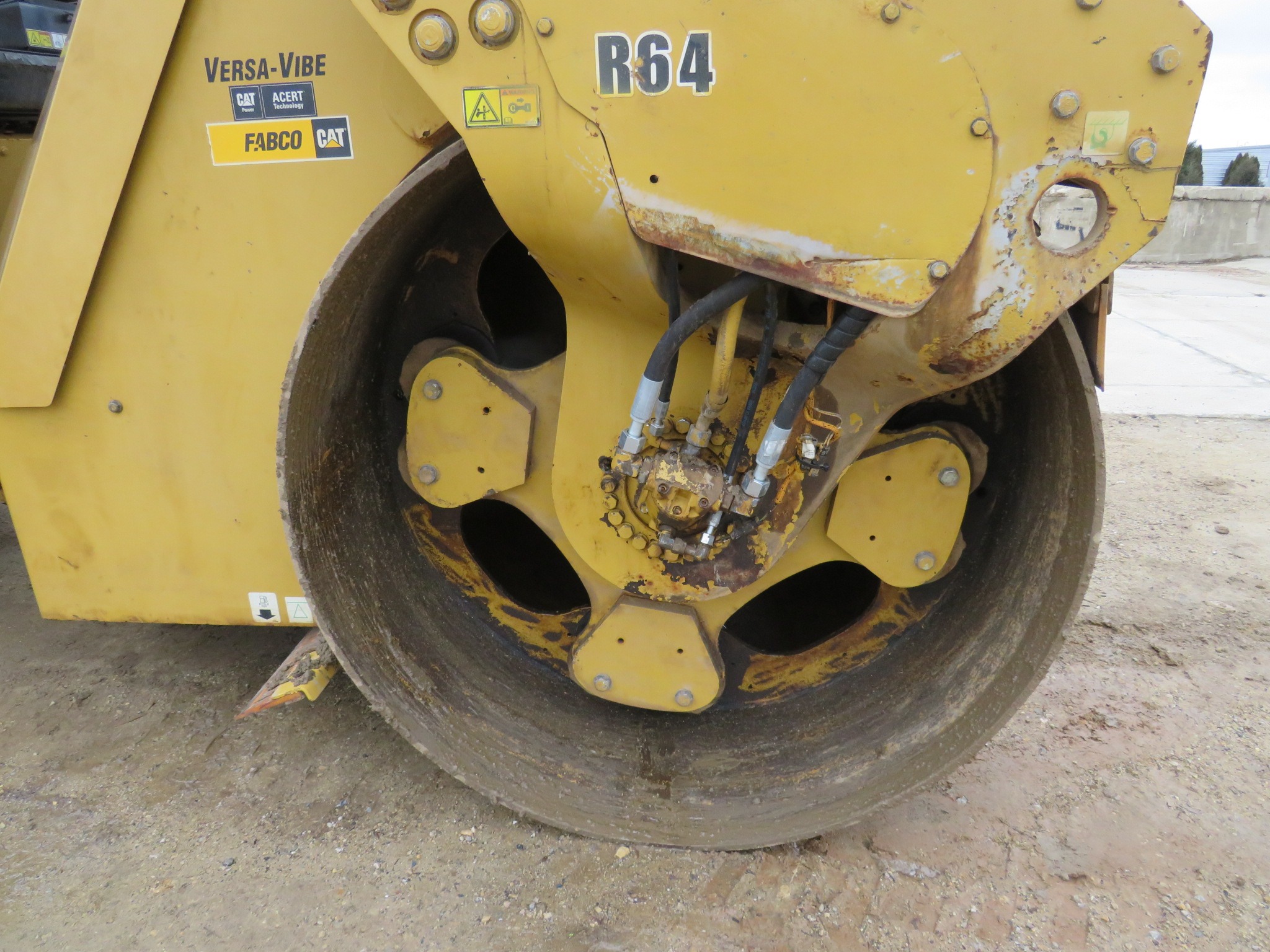 2012 CATERPILLAR CB64 14217 - M & D Truck and Equipment Sales